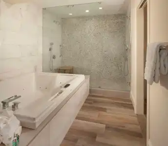 Pier House Resort & Spa - 8