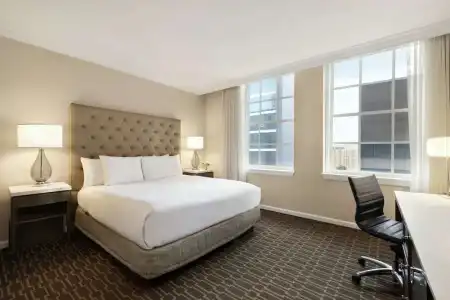 Hilton New Orleans/St. Charles Avenue - 51