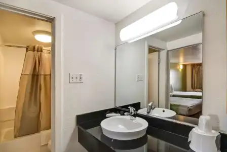 Motel 6 Dallas, TX - Forest Lane - 38