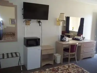 Royal Host Motel - 62