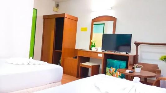 J Holiday Inn - 39