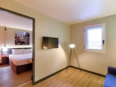ibis Styles Lyon Confluence - 91