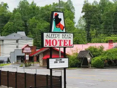 Sleepy Bear Motel - 24