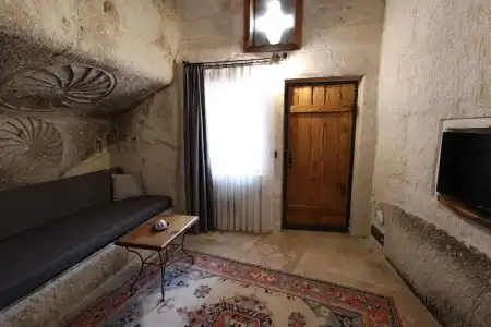 Sarnich Cave Suites - 70