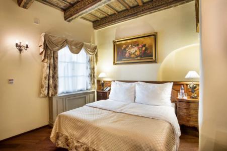 Iron Gate & Suites Prague by BHG - 43