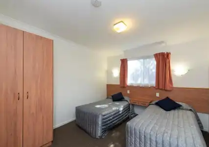 Riviera on Ruthven Motel - 90