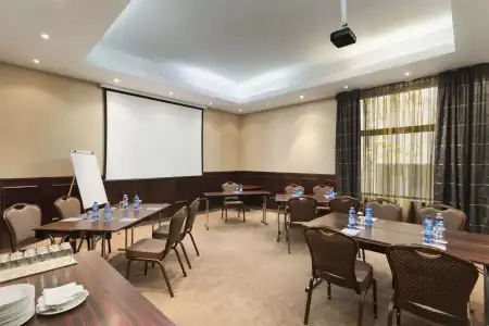 Ramada & Suites by Wyndham Bucharest North - 16