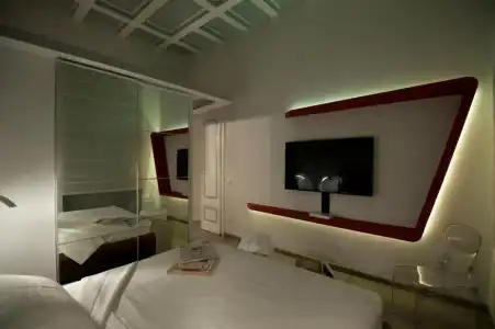 Luxury on the River - 101