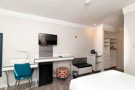 Costa Art Laguna Beach - 32