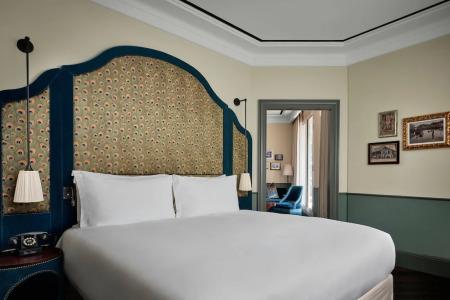 Maxwell Reserve Singapore, Autograph Collection - 65