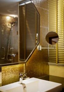9 Suite Luxury Boutique - 35