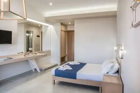 Sea View & Apartments - 80