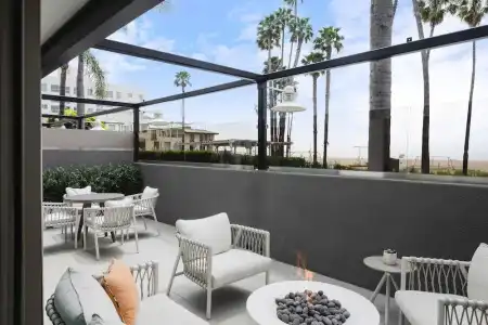 Regent Santa Monica Beach - 92