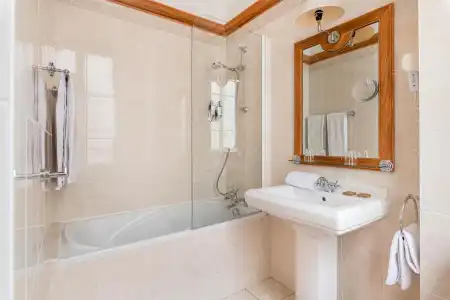 Globe et Cecil Hôtel - 6