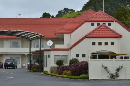 Brougham Heights Motel - 0