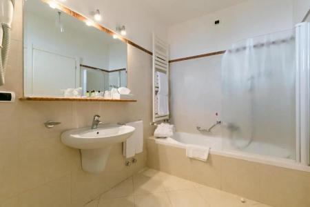 Continental Wellness & Spa - 68