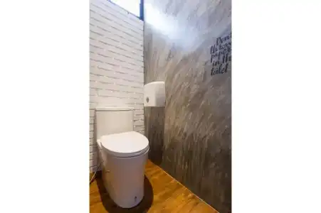 Savage Hostel - 28