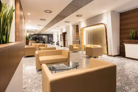 Waldorf Palace - 1