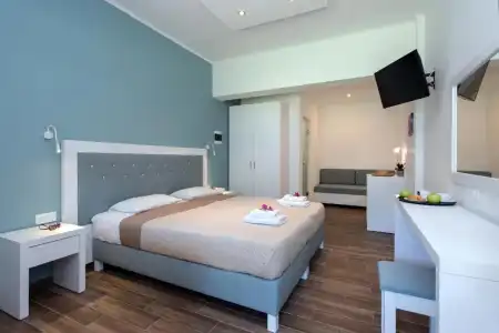 Anita - 36