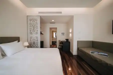 Vis a Vis Apartments - 85