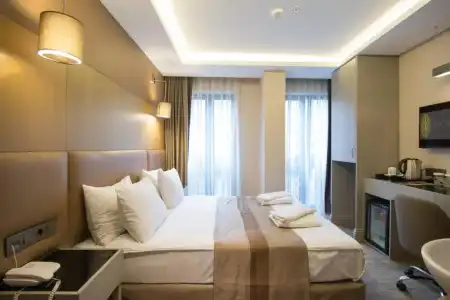 GK Regency Suites - 35