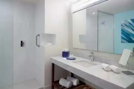 Courtyard by Marriott Queretaro - 28