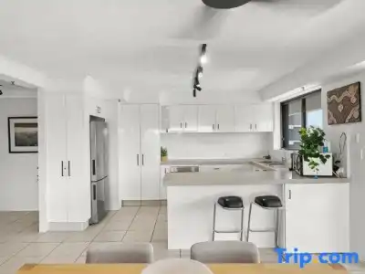 Gemini Court Holiday Apartments - 235
