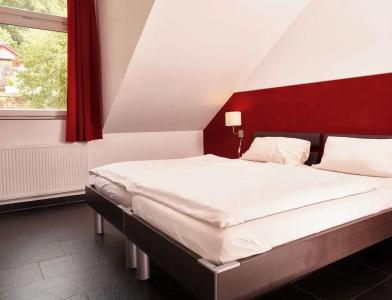 & Restaurant Burgschänke - 54