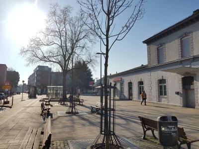 Emiliana am Bahnhof - 14