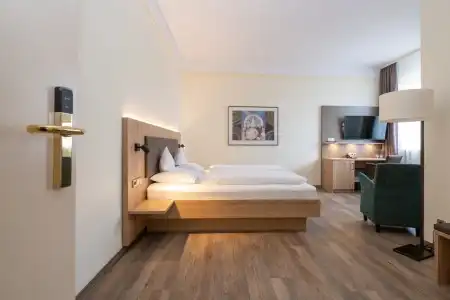 Niedersaechsischer Hof - 63