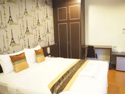 Suksomboon - 4