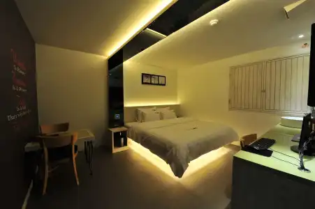 Busan Seomyeon YTT - 4