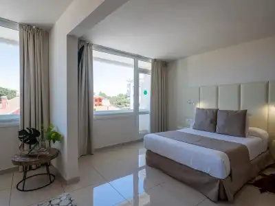 Ons Oceanfront - Adults Only - 2