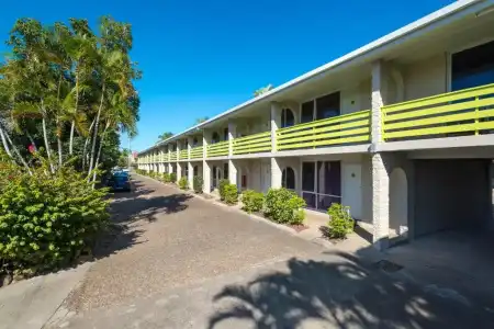 The Beach Motel Hervey Bay - 60