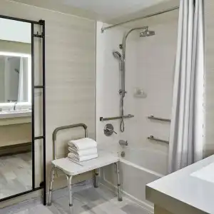Renaissance Dallas - 35