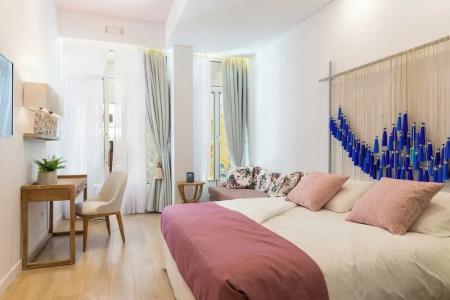 Nyx Chic Manor - 132
