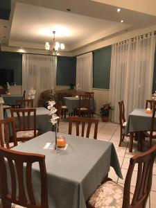Karagianni - 8