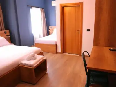 Oda Tirana - 31