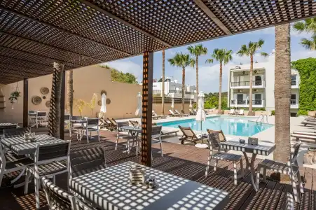 Sea View & Apartments - 25