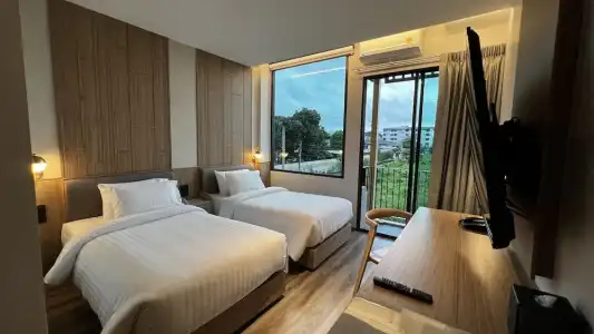 Shan Villas Sukhumvit - 284