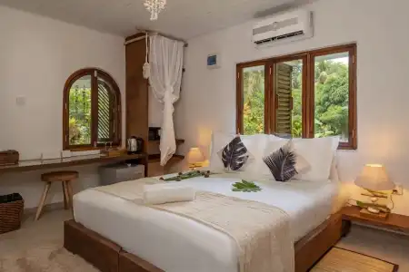 Bliss Praslin - 25