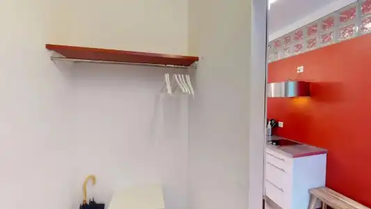 Unique Serviced Living at Airport Line - 69
