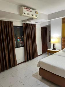 Mall Suites - 545