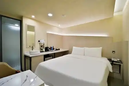 Busan Seomyeon YTT - 141