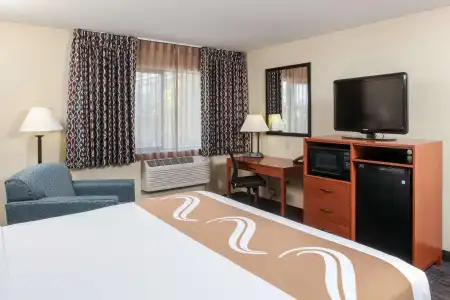 Quality Inn Oakwood - 57
