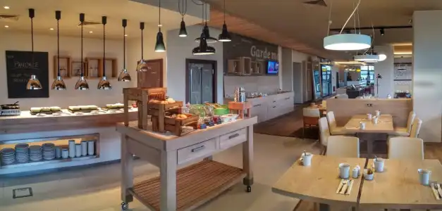 Holiday Inn PRAGUE AIRPORT by IHG - 9