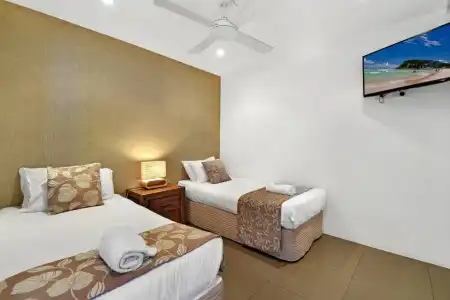 Crystal Bay on the Broadwater - 435