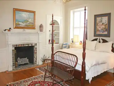 27 State Street Bed & Breakfast - 4