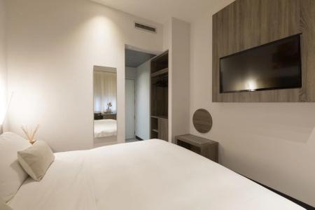 Mentana, by R Collections - 4