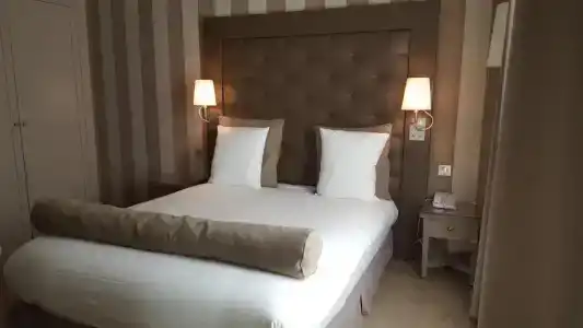 Hôtel Saint Cyr Etoile - 137